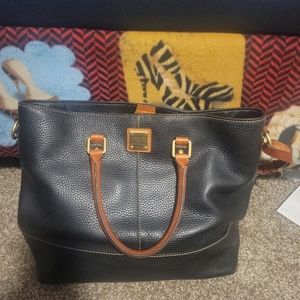 Dooney & Bourke large, black pebble leather handbag